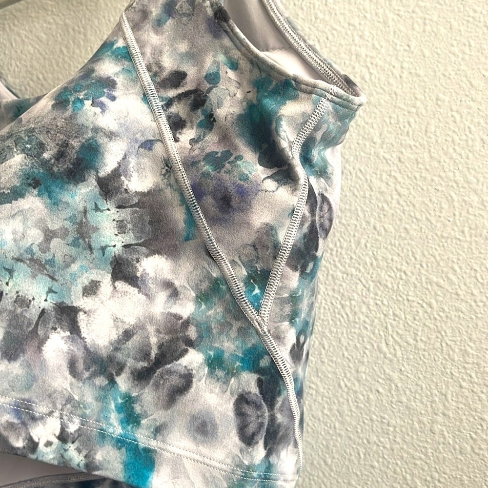 lululemon athletica Teal, Gray and White Floral Tank - Picture 4 of 5